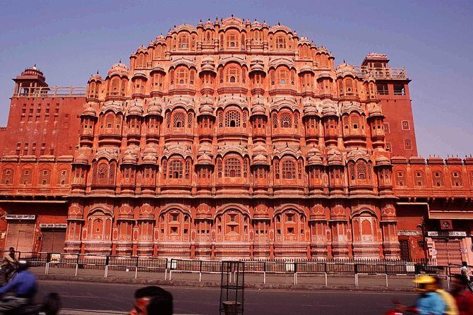 Jaipur: Private Jaipur Full Day City Sightseeing Tour by Car - Jantar Mantar and Royal Gaitor Tumbas: science meets stone temples