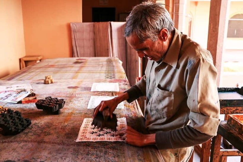 Jaipur: Private Shopping Tour with Block Printing Workshop - Pickup and transport: the difference between “getting there” and “starting the day”
