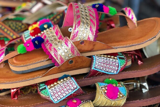 Jaipur Private Shopping Tour with Pickup - Akee International: pashmina and woolen shawls with real browsing time