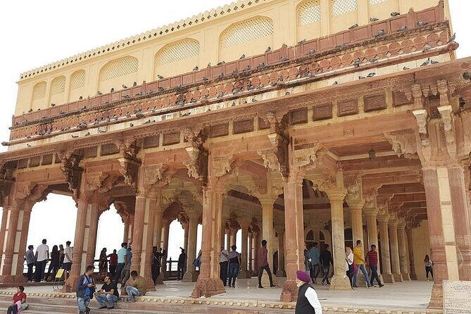 Jaipur Private Tour 2 Days with Car & Guide - Getting picked up and settling into the plan at 9:00 AM