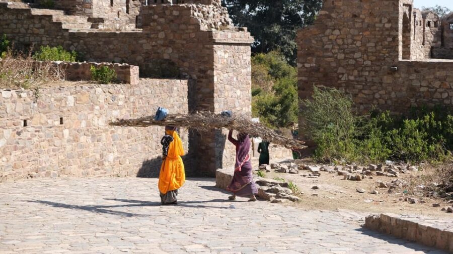 Jaipur: Same-Day Bhangarh Fort & Chand Baori Stepwell Tour - What to pack for Jaipur-to-Bhangarh heat and walking