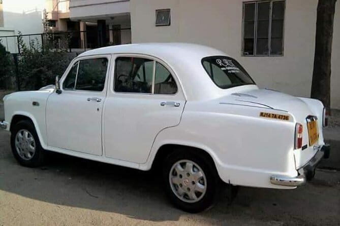 Jaipur sightseeing by private car with guide - Jantar Mantar: time, angles, and why it’s worth the stop
