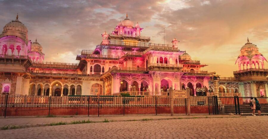 Jaipur Sightseeing by Tuk-Tuk: Temples, Palaces & Markets - Hawa Mahal and Panna Meena ka Kund: Jaipur’s pretty face, then its practical genius
