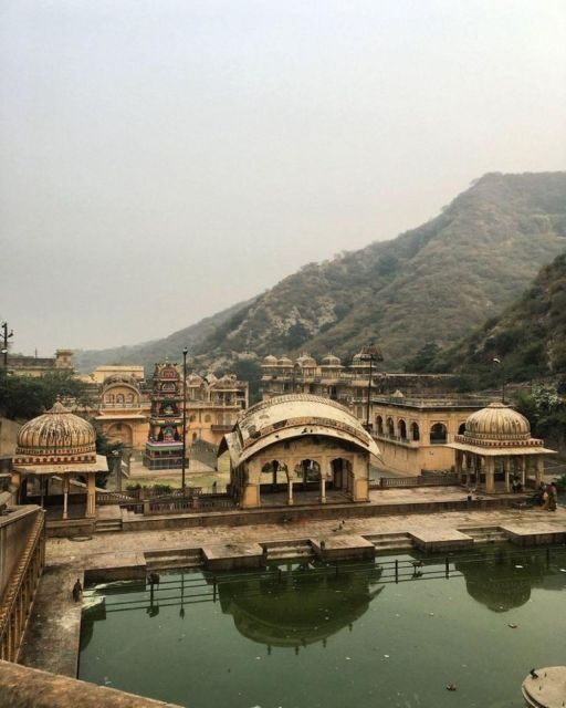 Jaipur sightseeing tour with monkey temple (Galta ji temple) - Jantar Mantar and City Palace: facts made easy, not boring