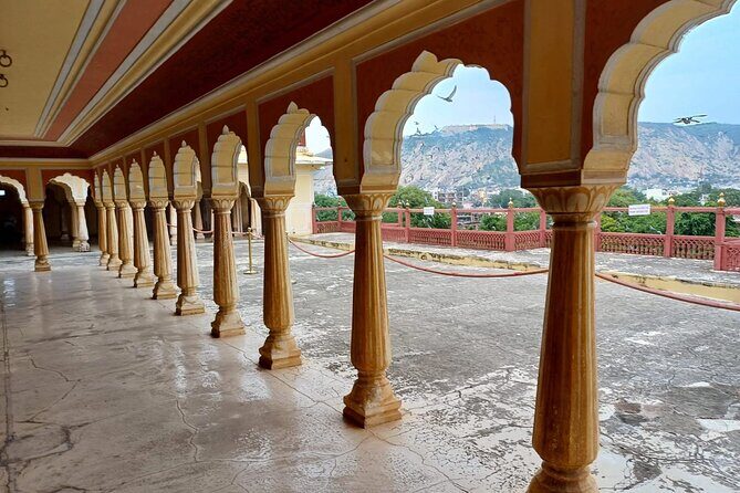 Jaipur sightseeing tour - with private car & guide - City Palace: courtyards and museums now, royal residence details if you add-on