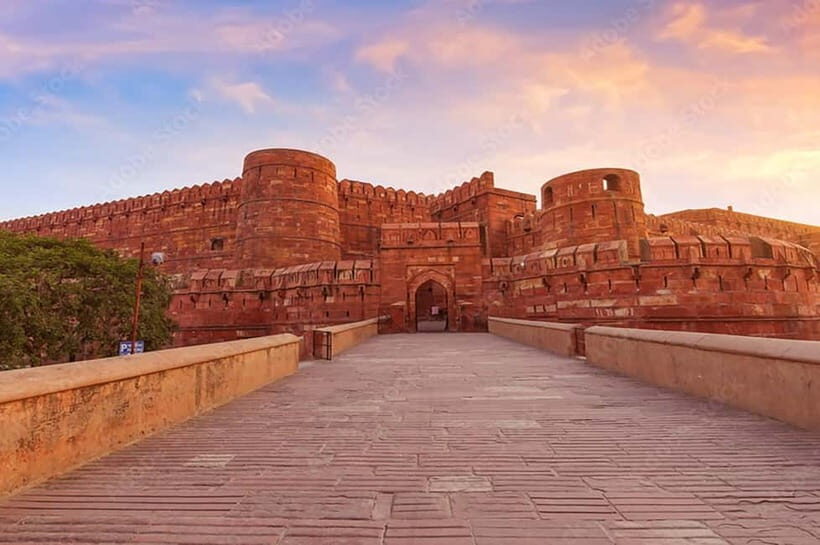 Jaipur: Tajmahal Sunrise Tour with Fatehpur Sikri & Abhaneri - The “guided” part that makes photos better