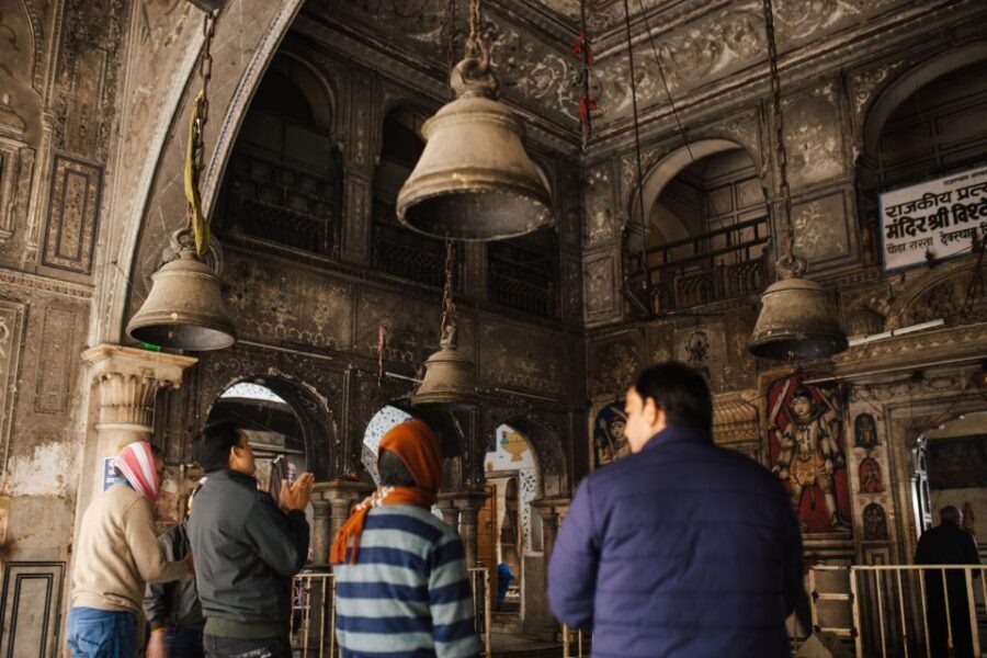 Jaipur: Temple Tour - Gaitor Ki Chhatriyan: a reflective change of mood