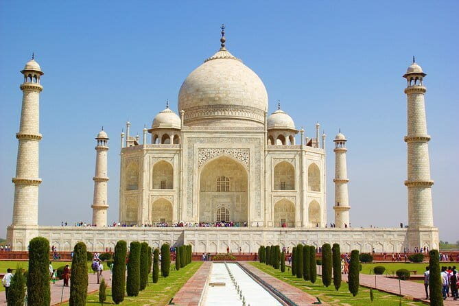 Jaipur to Agra Day Trip with Fatehpur Sikri and Abhaneri - Driver and guide setup: how the day stays smooth