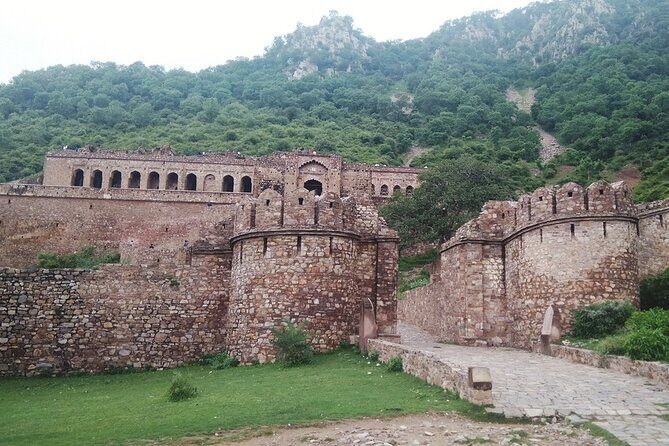 Jaipur to Chandbaori Stepwell & Haunted Bhangarh Private Trip - Harshat Mata Temple: a short stop that keeps the route logical