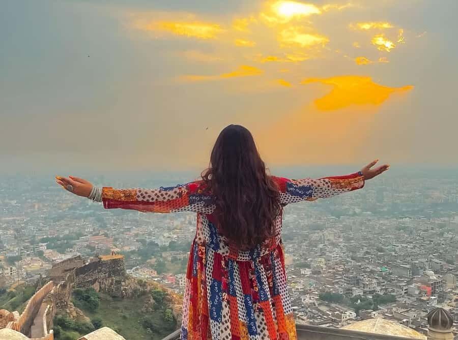 Jaipur: Tour with Nahargarh Sunrise or Monkey Temple Sunset - Nahargarh Sunrise Option: Stepwell, Amber Fort, and Market Morning