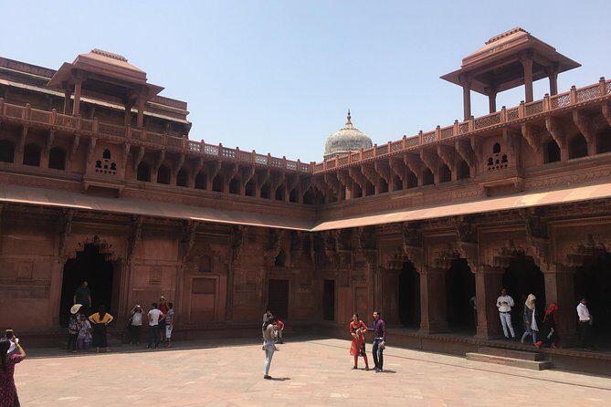 Jaipur transfer from Agra with Taj sunrise and Fatehpur Sikri - The long drive to Jaipur: turning transit into part of the day
