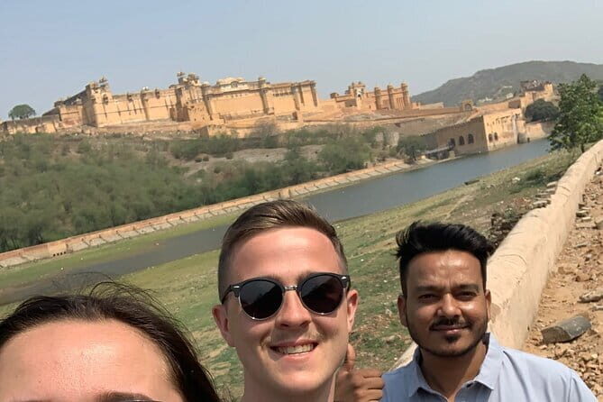 Jaipur Tuktuk Local Sightseeing Day Tour - City Palace of Jaipur: courtyards and art in 90 minutes