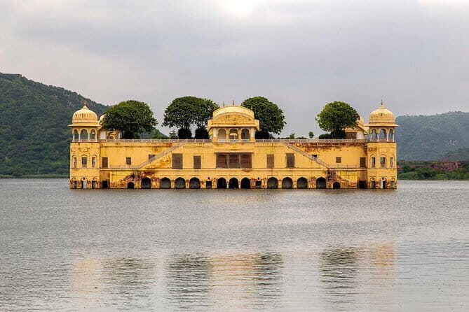Jaipur Tuktuk Local Sightseeing Day Tour - Monkey Temple near the Aravalli Hills: springs and wildlife rules