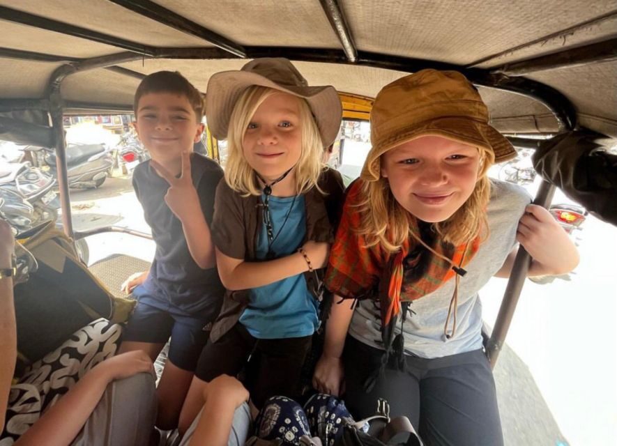 Jaisalmer: City Full-Day Trip by Tuk-Tuk - Salim Singh Ki Haveli: a rare building lesson in how it was made