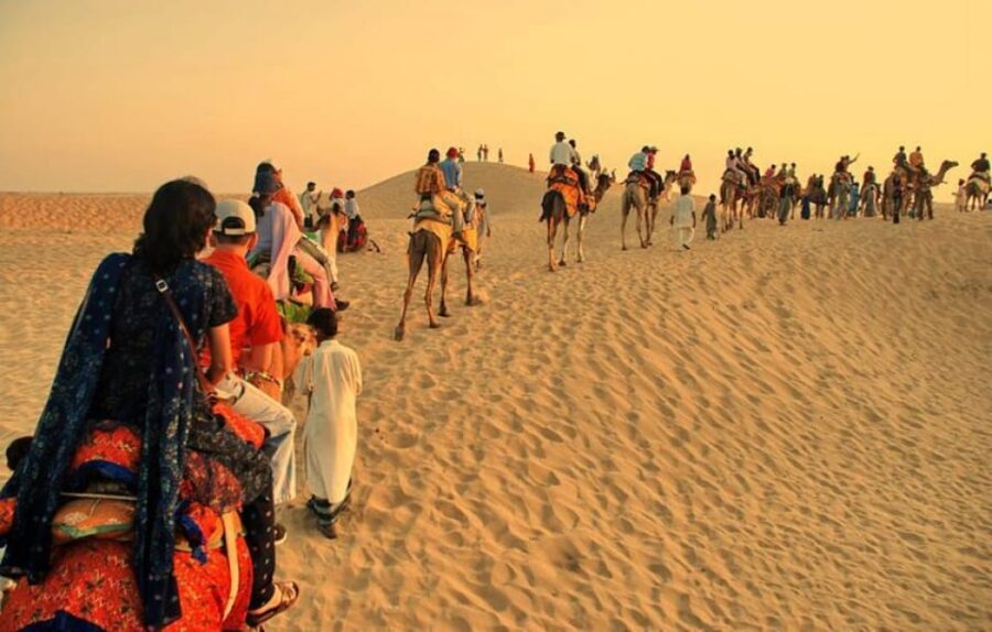 Jaisalmer: Jeep Safari,Camel Ride,Buffet Dinner & Folk Dance - Jeep safari through the dunes: the thrill part (and what to expect)
