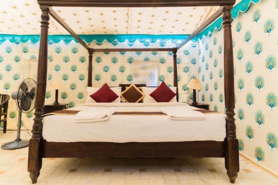 Jaisalmer: Romantic Night with Luxury Desert Camping - The Road to the Thar: Jeep Drives and Desert National Park Time