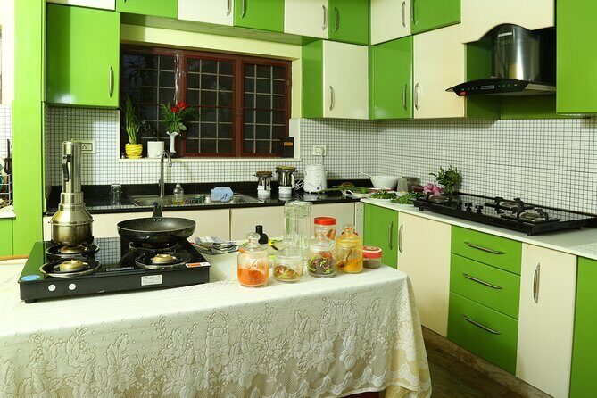 Jasmin Villa Homestay Cookery Class - Spice work and quantity coaching: the difference between eating and cooking