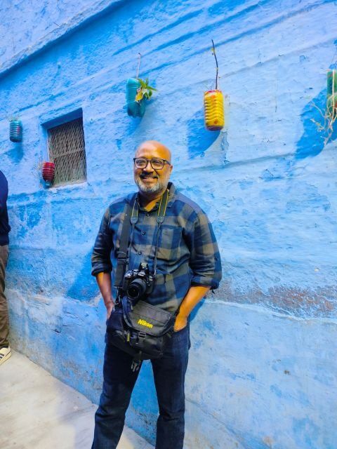 Jodhpur: Blue City Heritage Walking Tour - Shopping time: bandhani, leather juti, and practical souvenirs