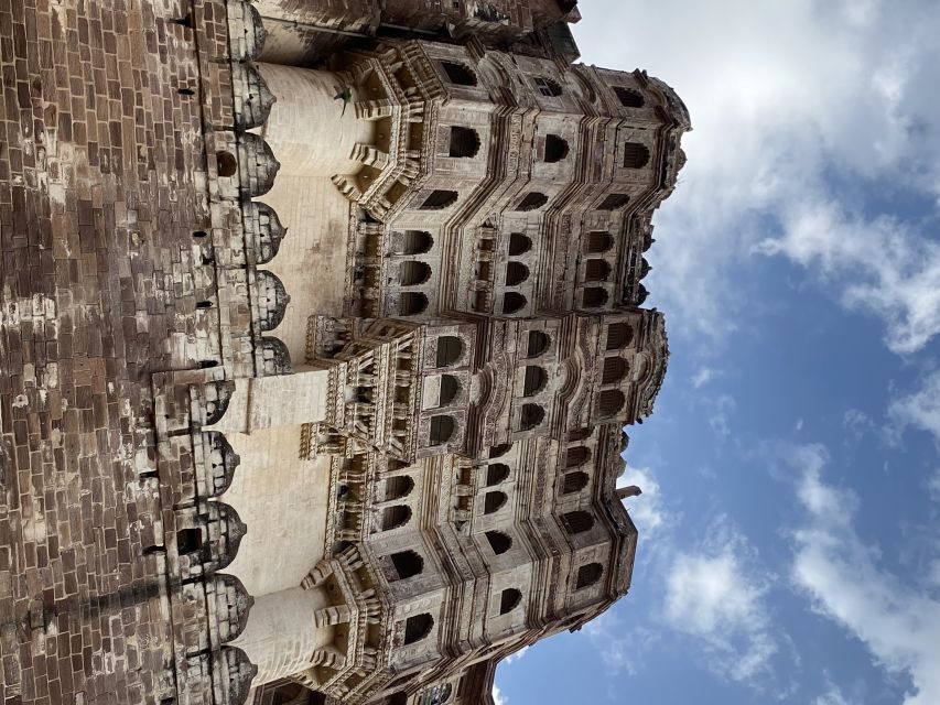 Jodhpur: Mehrangarh Fort and Blue City Private Guided Tour - Mehrangarh Fort: palaces, mirrors, and a big-city feeling