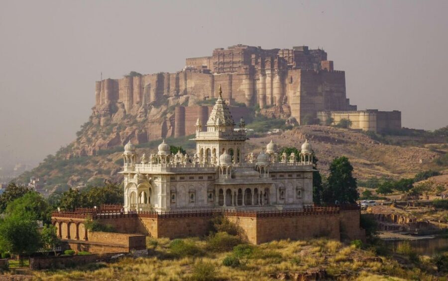 Jodhpur: Private Mehrangarh Fort and Blue City Day Tour - Sadar Bazaar and the Clock Tower area: city life and practical shopping
