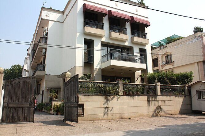 Kailash Colony Market Tour & Amritsari Cooking Class in New Delhi - Getting There at Chirag Enclave (and Why It Matters)