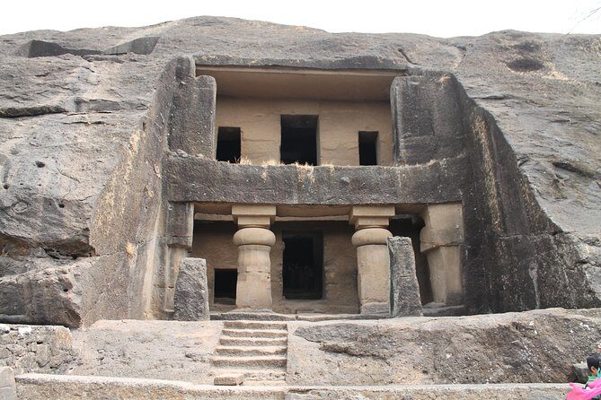 Kanheri Cave with Global Vipassana Pagoda Tour in Private Vehicle - Kanheri Caves + Global Vipassana: a different side of Mumbai