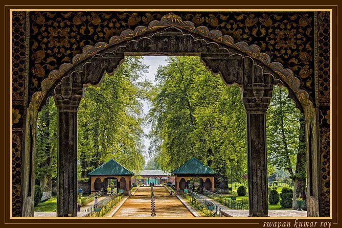 Kashmir Private Tour - an ultimate abode of heaven - Pahalgam: that long scenic drive is part of the experience