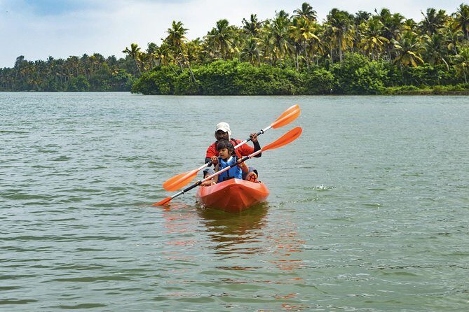 Kayaking to the Black Devil Snail Sandbar Island in Paravur Lake near Varkala - Paddling basics first: how the guide keeps first-timers comfortable