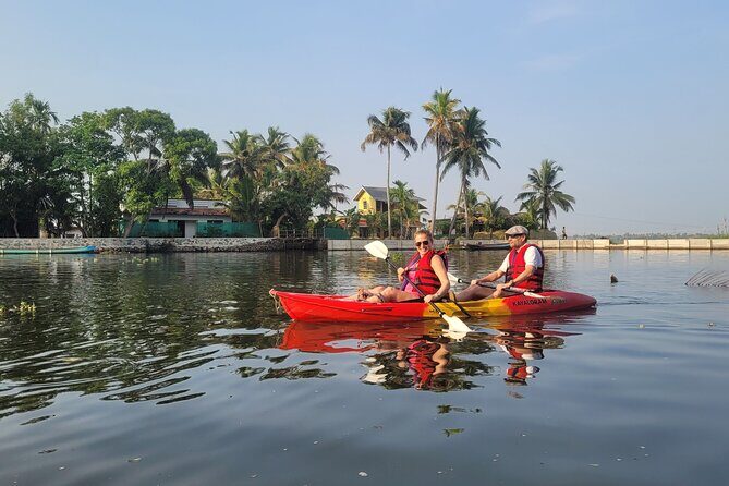 Kerala Backwater Village Kayaking Tour: Alleppey - Kainakary: Lake Routes, Toddy Stops, and an Open-Water Swim Option