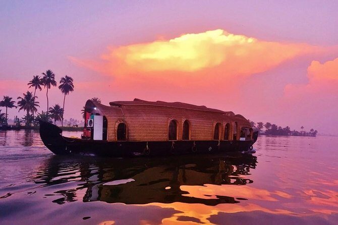 Kerala Package for 8 Days Includes All Transfer,Sightseeing and Accommodation - Kochi half-day: Fort Kochi churches, Jewish heritage, and Dutch Palace murals