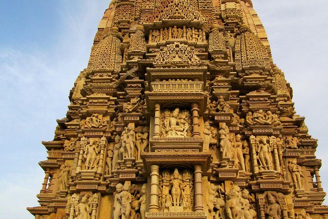 Khajuraho with Land of the Tigers - Staying in a budget private room between safaris