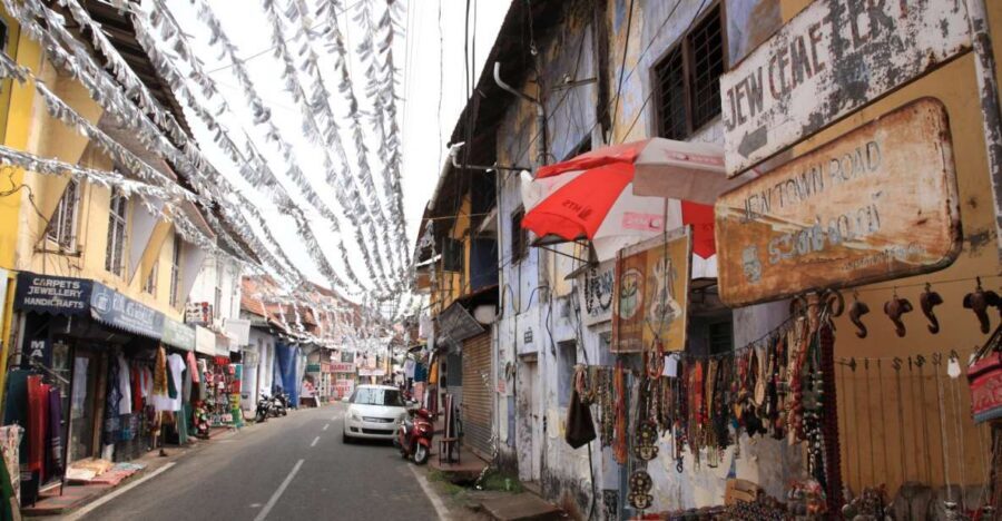 Kochi: Jewish Town Guided Walking Experience - Starting options: Church + Palace or Palace first