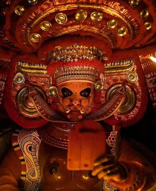 Kochi: Kathakali, Theyyam, and Kalaripayattu Evening Show - Kathakali Performance: Mudras, Navarasas, and Epic Tales