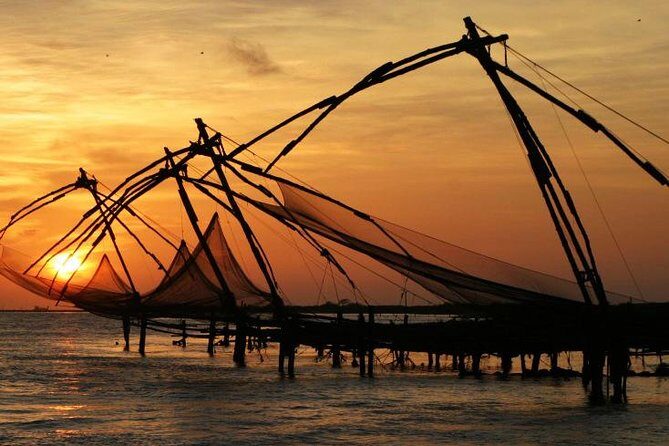 Kochi Private Day Tour -Heritage and Backwaters on Houseboat - How the Day Flows: Pickup, Transfer to Alleppey, and Houseboat Boarding
