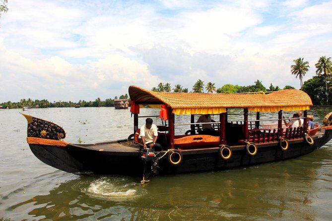 Kochi Private Tour: Kerala Backwater Shikara (Shaded Canoe Boat) Day Cruise - The Boat Ride: Alleppey Backwaters, Coconut Palms, and Village Life