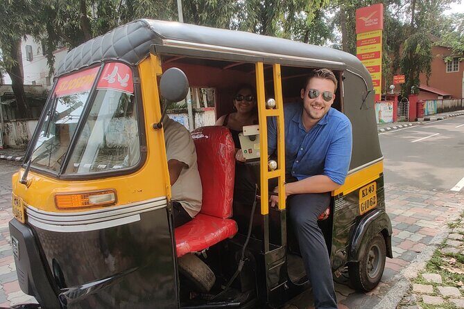 Kochi Tuk Tuk Local Tour - The formal dress code and weather reality