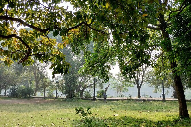 Kolkata - A Sea of Faces and A Thousand Places (local guide) - White Town to Grey Town by Tuk-Tuk: Chinese Town, Synagogues, and Trade Tales