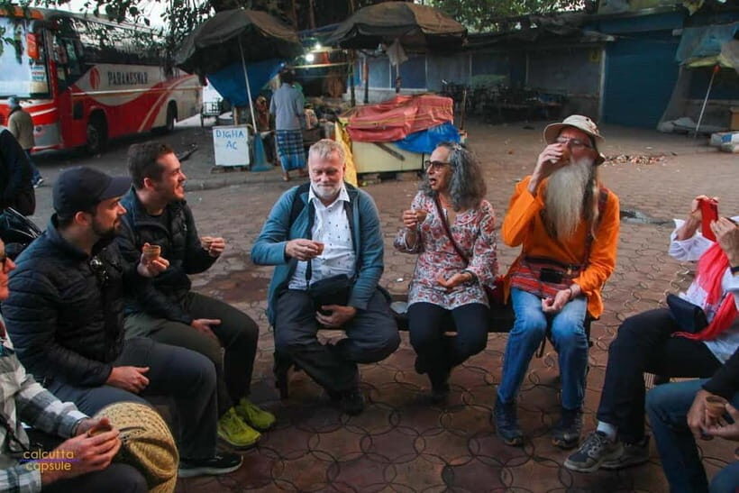 Kolkata: Magic Hour Tour with Breakfast - Local Transport Makes the City Make Sense