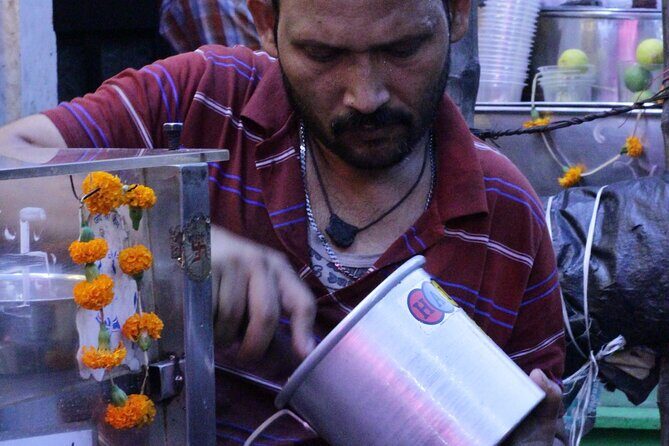 Kolkata Midtown Madness- A Street Food & Nightlife Tour - Why Midtown Madness is a smart Kolkata first-night plan