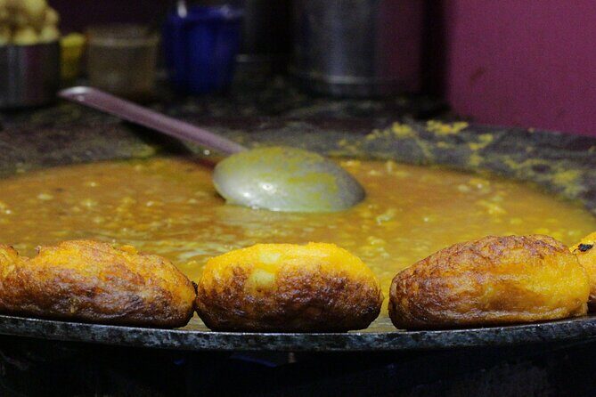 Kolkata Midtown Madness- A Street Food & Nightlife Tour - Bowbazar and the 200-year-old Kali Temple darshan
