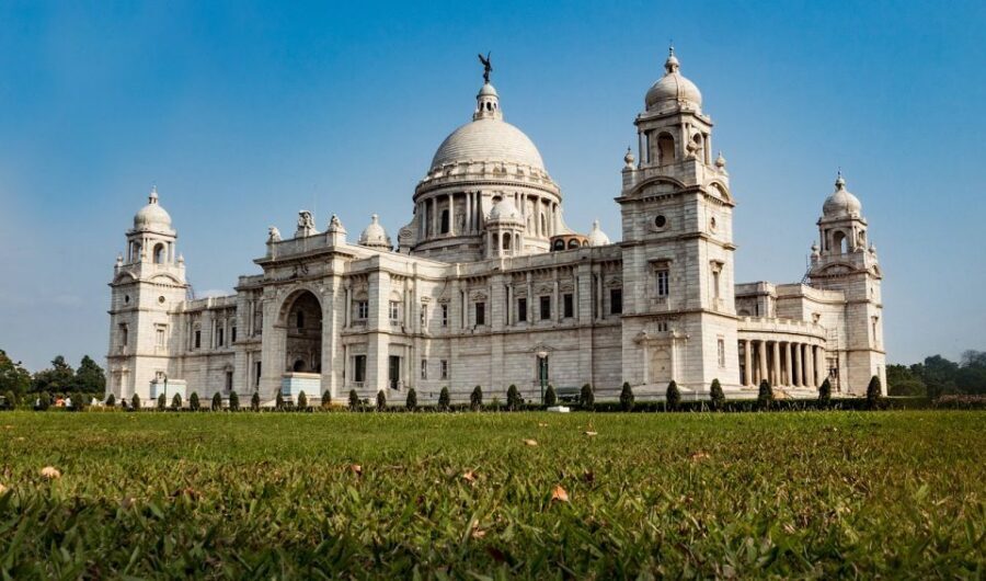 Kolkata: Private Tour of City of Joy with Licensed Guide - Kolkata City of Joy in one day: why the private format helps
