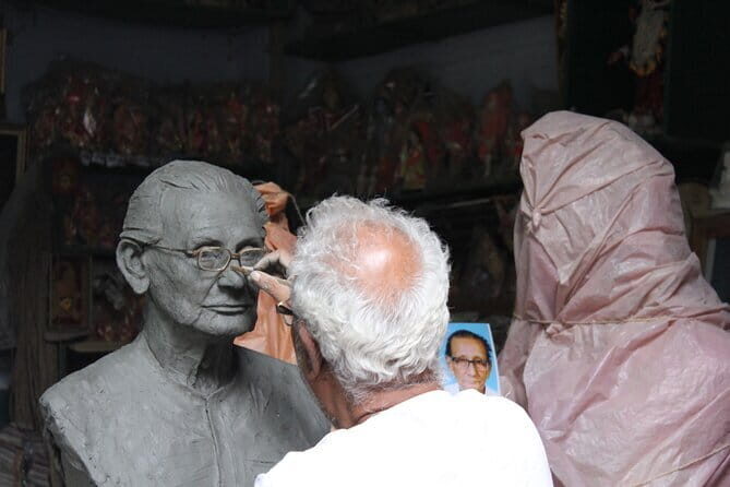 Kumartuli - Where the Gods come to Earth - How the idol-making process works in plain steps