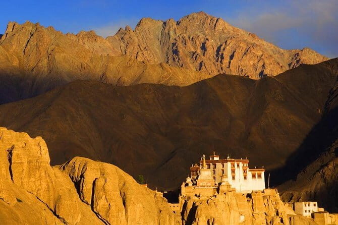 Leh Ladakh Circuit - Trans Himalaya - Pangong Tso via Shyok route: border-water scale and Three Idiots filming points