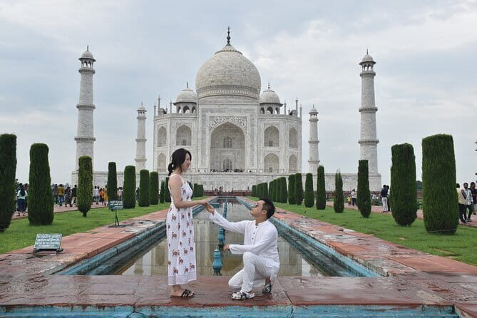 LOCAL Agra :Taj Mahal Sunrise / Sunset Private Tour by Car - Key things that make this tour work