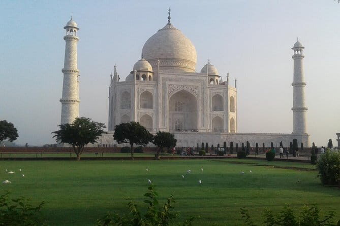 LOCAL Agra :Taj Mahal Sunrise / Sunset Private Tour by Car - Who Should Book This Taj Mahal Sunrise/Sunset Private Tour