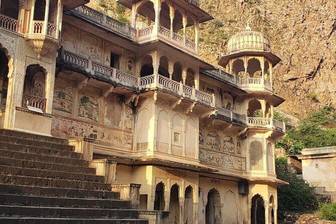 Local breakfast & full city tour by TukTuk - Amber Fort: walking up for the views over Maota Lake