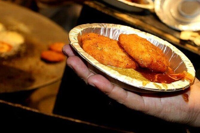 Local Delhi Food Tour with Tour Guide - walk and taste street food - Old Delhi on your plate: what this food walk is really like