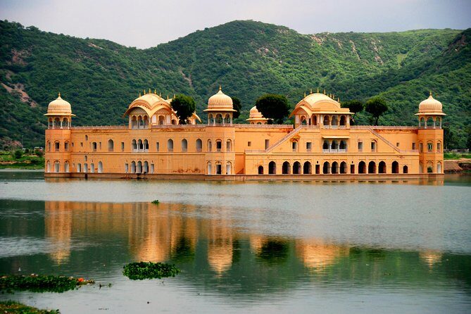 Luxury Golden Triangle with Udaipur - Jaipur: Amer Fort, Hawa Mahal, City Palace, and a Turban Lesson