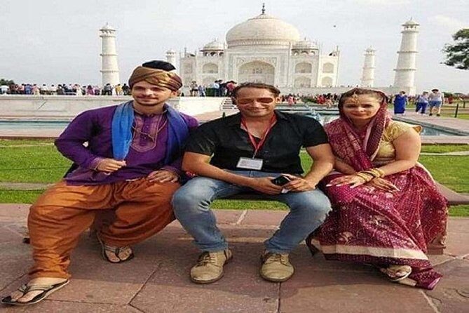 Luxury Taj Mahal Tour By Luxury Car From Delhi With 5 Star Lunch - A Luxury Day Trip From Delhi That Feels Under Control