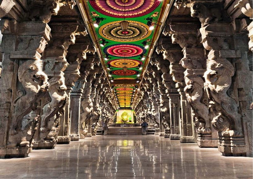 Madurai: Heritage & Cultural Trails Guided Walking Tour - Outside Thirumalai Palace: architecture you can clock quickly